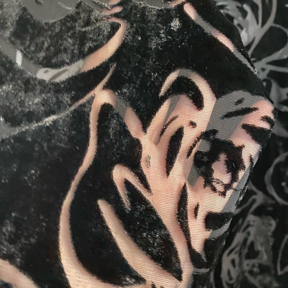 Boho 16 P Black Velvet Floral Burnout Shirt Lux Indie Vanguard Whimsygoth b1-25 - Picture 4 of 9